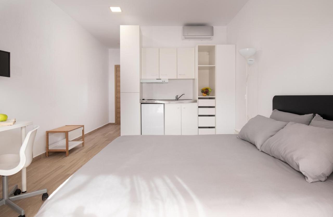 Les Oliviers - Studios & Apartments Vourvourou Exterior photo