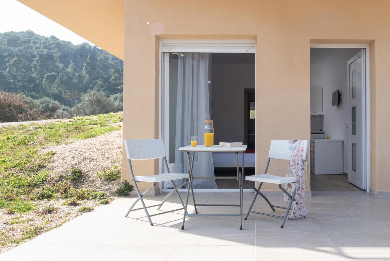 Les Oliviers - Studios & Apartments Vourvourou Exterior photo